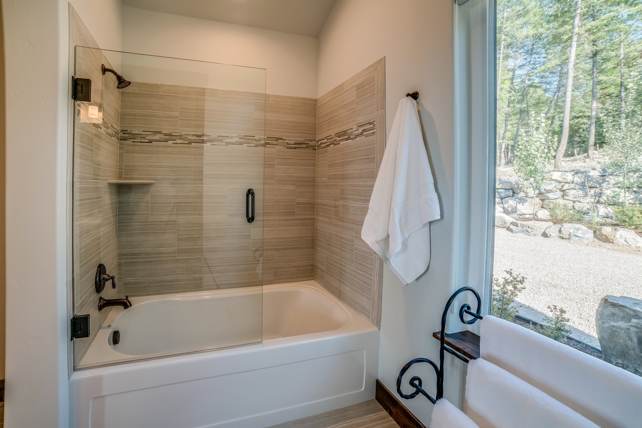Shower & Tub Installation in Wailuku